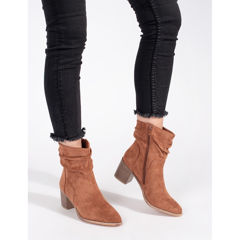 Botins em camurça castanha com parte superior em folho marrom 2