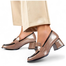 Sapatos bege de salto baixo envernizados, sapatos femininos de salto alto 1