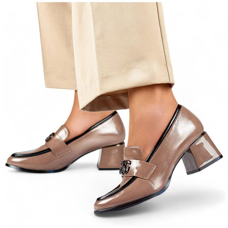 Sapatos bege de salto baixo envernizados, sapatos femininos de salto alto 1