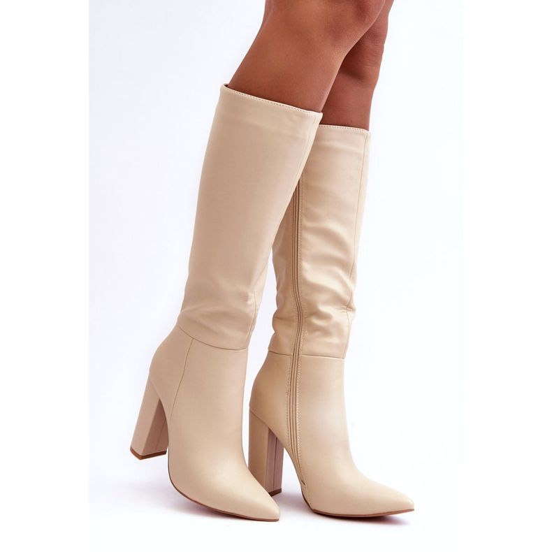 Botas de couro bege femininas 4