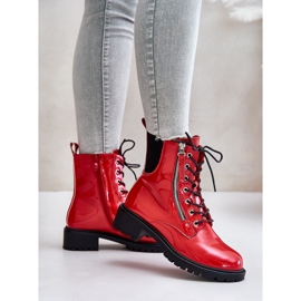Botas de patente com zíper, Ravanthia vermelha isolada vermelho 2