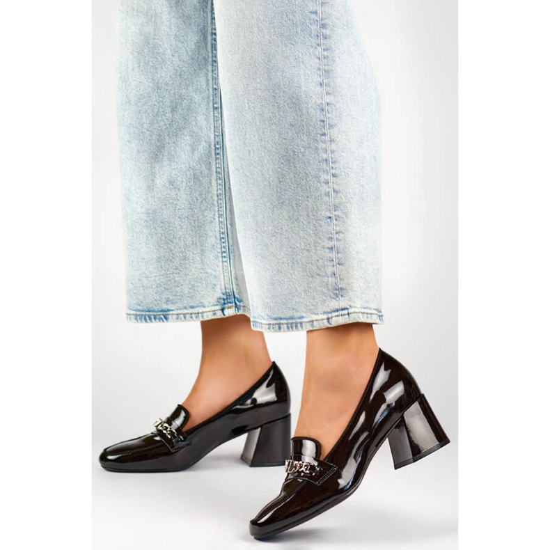 Sapatos femininos de couro de salto alto com decoração, pretos 24-58242B 2