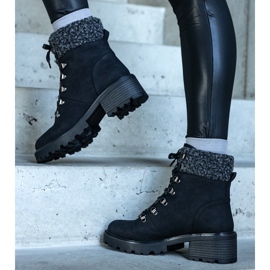 Botas pretas com cadarço decoradas com casaco de pele de carneiro Moses preto 1 Botas pretas com cadarço decoradas com casaco de pele de carneiro Moses preto 1