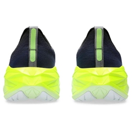 Tênis Asics Novablast 4 1011B693-003 preto 2