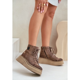 Botins de camurça com plataforma maciça Maciejka 06309-02 Marrom escuro castanho 2 Botins de camurça com plataforma maciça Maciejka 06309-02 Marrom escuro castanho 2