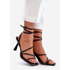Sandálias elegantes de salto alto com alças pretas Saredi preto 1 Sandálias elegantes de salto alto com alças pretas Saredi preto 1