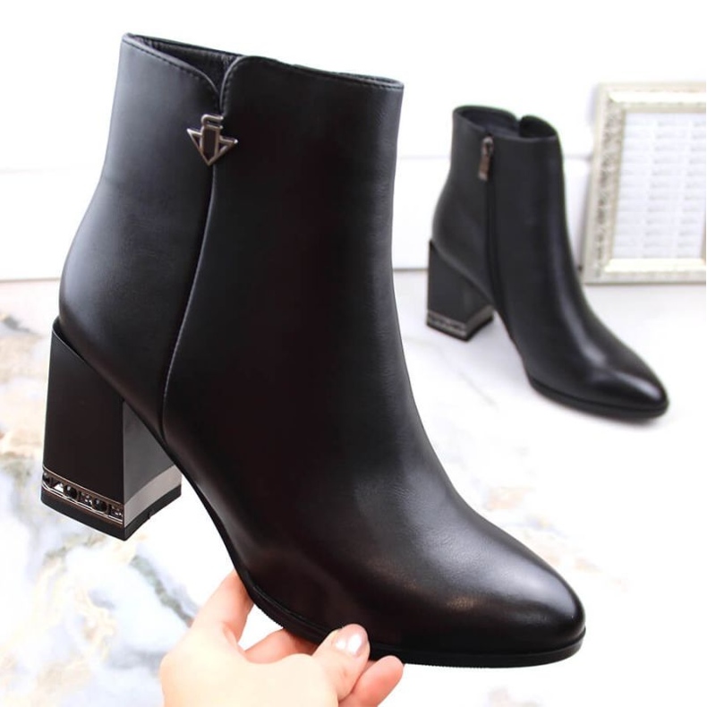 Filippo Botins isolados com zircônia cúbica Fillippo W PAW491, preto 2