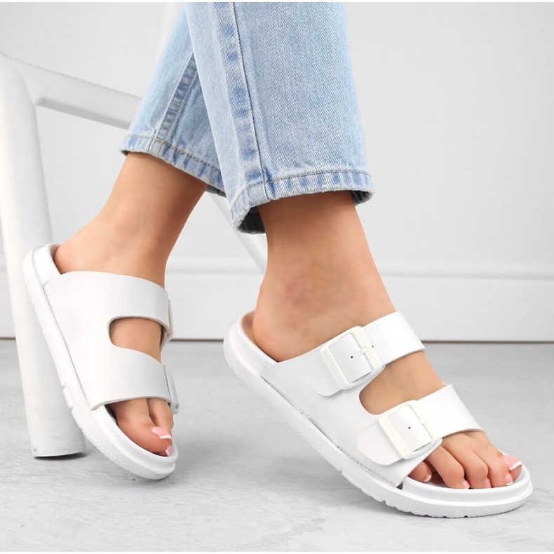 Chinelos de espuma Big Star INT2004B com fivelas, branco 1