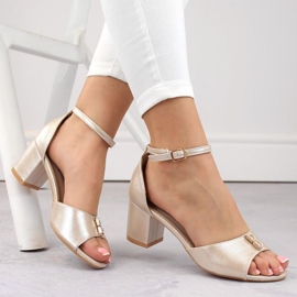 Sandálias de salto dourado Vinceza W JAN306 1