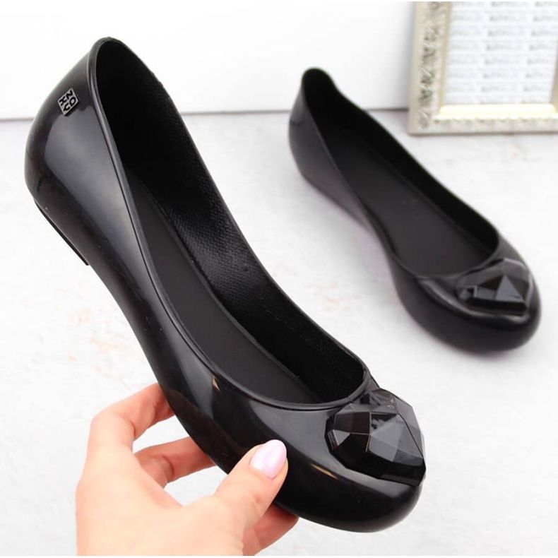 Sapatilhas confortáveis ​​e perfumadas Zaxy W INT2007B, pretas preto 2