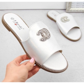 Chinelos confortáveis ​​com zircões S.Barski W OLI258B branco 1