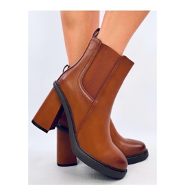 Botas Camel Chelsea com salto alto marrom 1