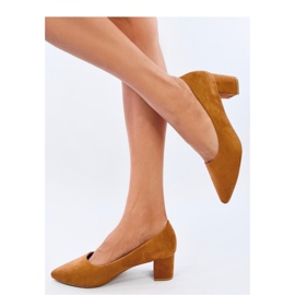 Sapatos de salto baixo camelo marrom 2