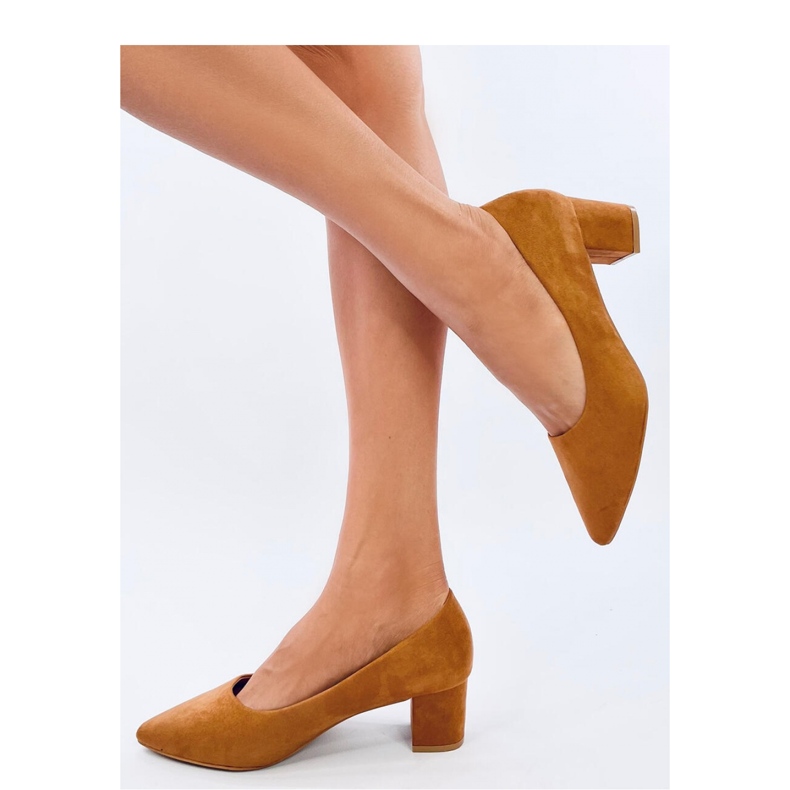Sapatos de salto baixo camelo marrom 2