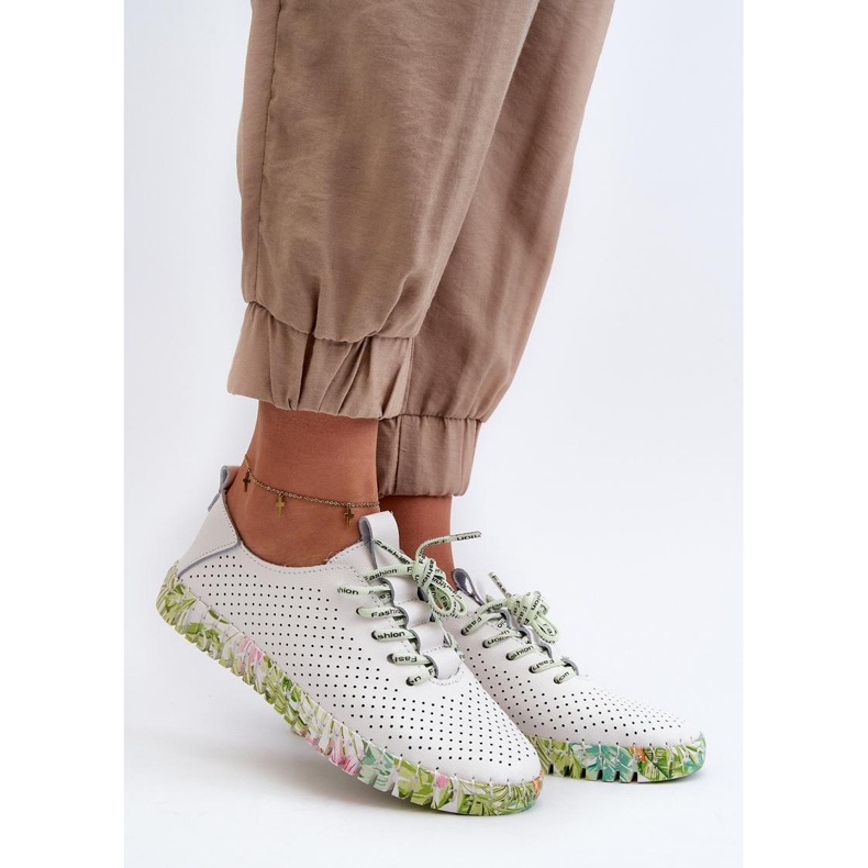 Calçado Modelo 24PB32-6902 Branco 1