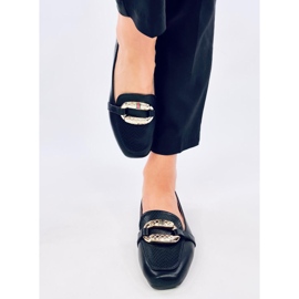 Mocassins femininos negros com decoração dourada preto 1
