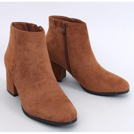 Botas femininas lisas e isoladas com salto alto Camel castanho 1