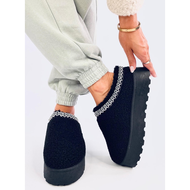 Botas curtas femininas de neve com pele de carneiro e bordados, pretas preto 2