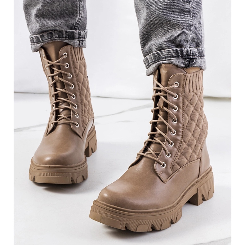 Botas femininas marrons com cano em meia marrom 2