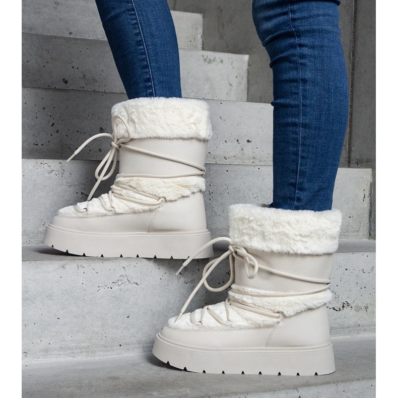Botas de neve femininas com isolamento bege claro e decoradas com pele 1