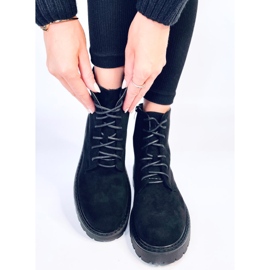 Botins femininos em camurça preta com atacadores preto 1