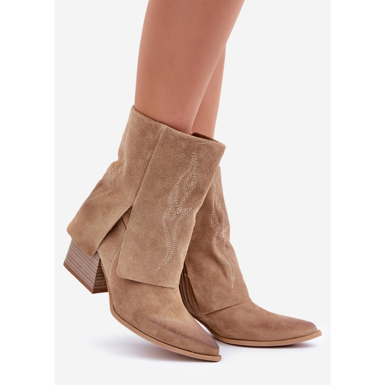 Botas de cowboy em camurça com salto alto e parte superior virada para cima Zazoo 3488 Bege 1 Botas de cowboy em camurça com salto alto e parte superior virada para cima Zazoo 3488 Bege 1