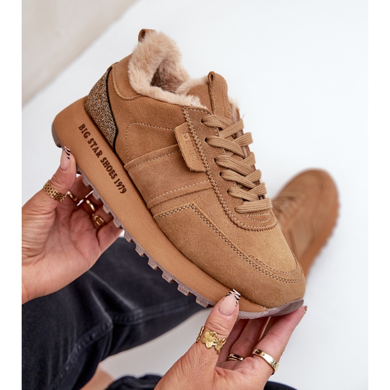 Tênis feminino de camurça com pele e elemento brilhante Big Star OO274578 Hi-Poly System Camel castanho 2 Tênis feminino de camurça com pele e elemento brilhante Big Star OO274578 Hi-Poly System Camel castanho 2