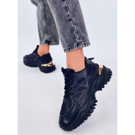 Calçado desportivo feminino preto com sola grossa 1