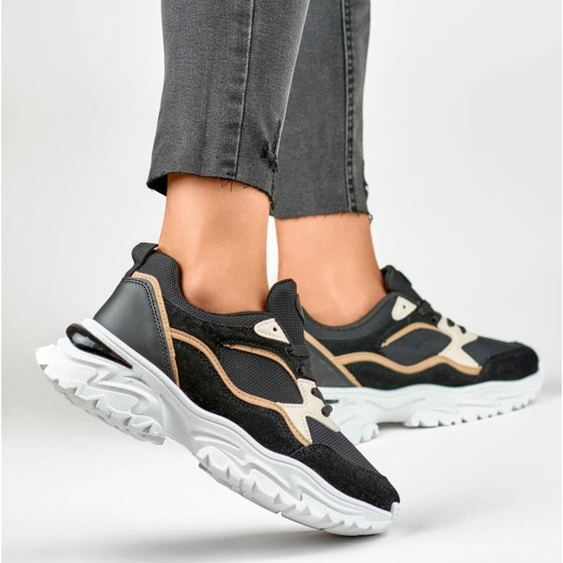 Tênis feminino com sola grossa, preto 9062-B 1