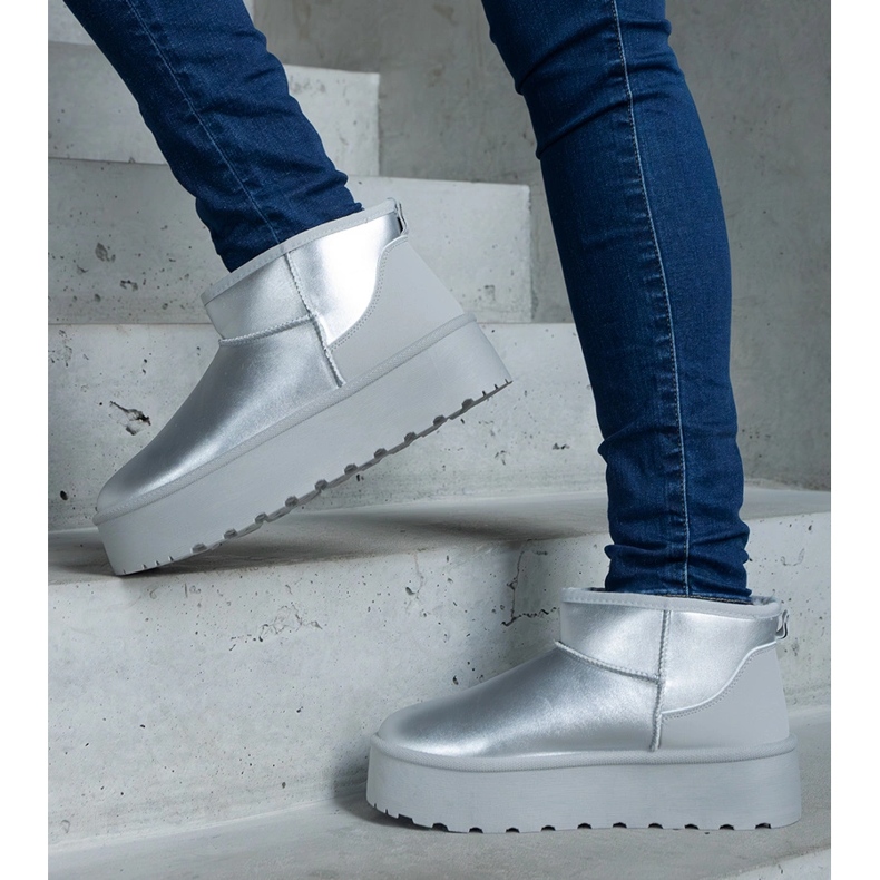Botas prateadas de neve baixas na plataforma prata 1