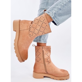 Botas femininas com aberturas, bege 2