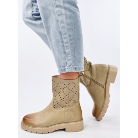 Botins femininos com aberturas em verde 2