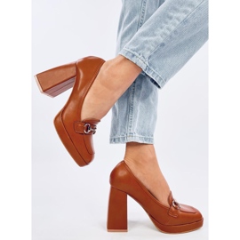 Sapatos femininos de salto alto com decoração marrom 2