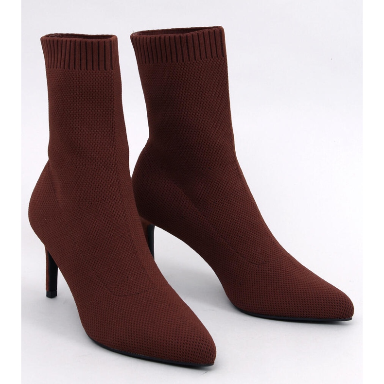 Botas de salto agulha femininas marrom 1