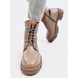 Botas com atacadores e isoladas com pele verde 1