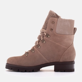 Marco Shoes Botas femininas isoladas com lã bege 1 Marco Shoes Botas femininas isoladas com lã bege 1
