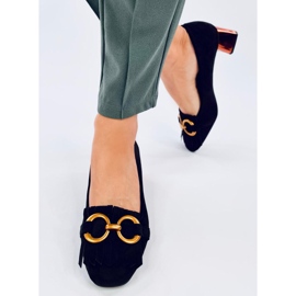 Sapatos de salto em cobre preto com decoração dourada 1 Sapatos de salto em cobre preto com decoração dourada 1