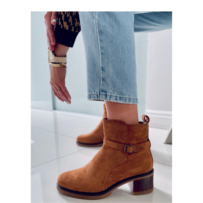 Aretha Camel Ankle boot com salto largo - Inello marrom 2