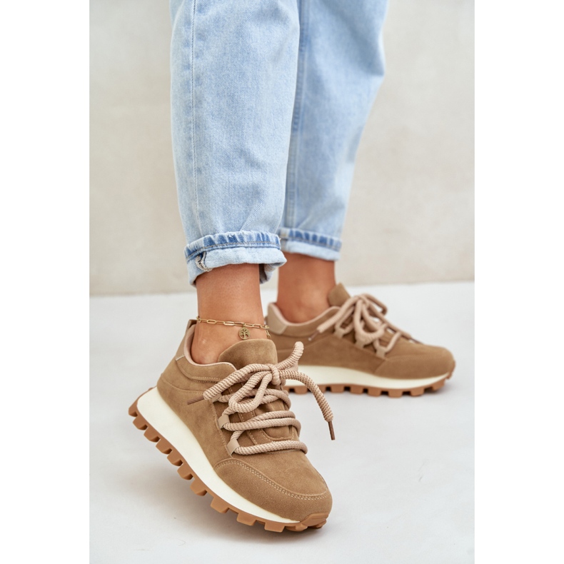 Calçados esportivos de camurça com cadarço grosso marrom 1