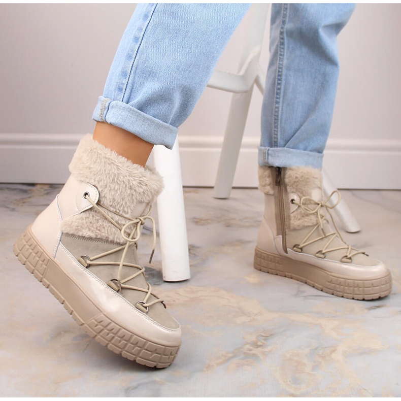 Filippo Botas de neve com pele bege envernizada 3