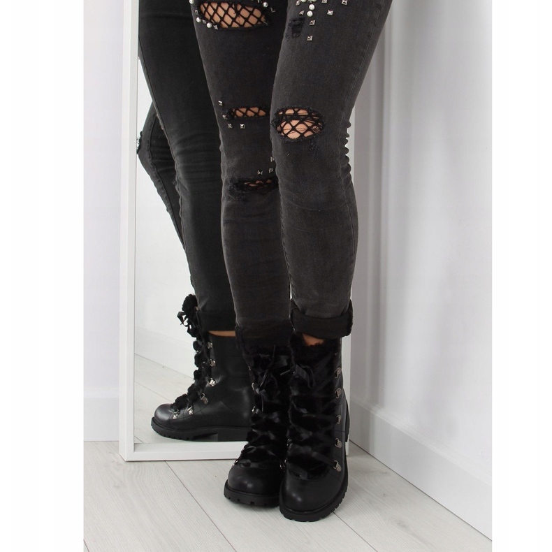 K90 Botas pretas com pelo preto 2