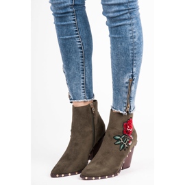 Vices Botas Com Flor Bordada verde 2