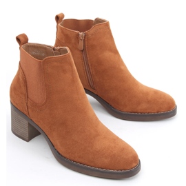 Botins com salto largo e isolamento camelo castanho 2