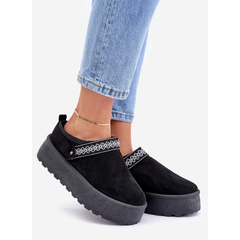 Botas de neve pretas com bordados decorativos preto 1