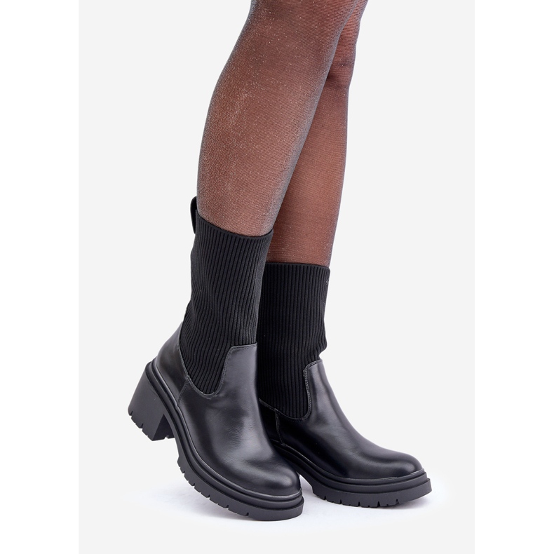 Botas com meia e salto preto enorme 1 Botas com meia e salto preto enorme 1