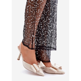 Salto alto em tecido dourado com laço 1 Salto alto em tecido dourado com laço 1