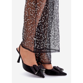 Salto alto em tecido preto com laço 1