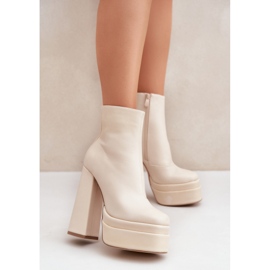 Botas quentes bege claro com plataforma enorme e salto alto 2