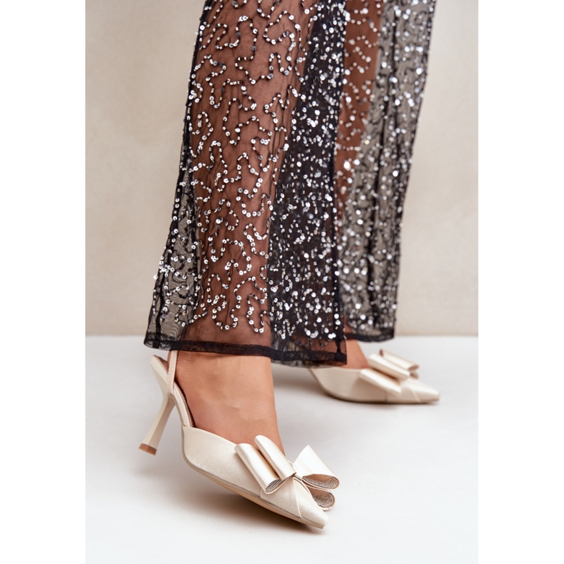 Step in style Sapatos de salto alto femininos elegantes dourados com laço 1