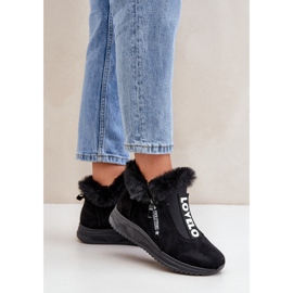 Calçados esportivos femininos pretos com isolamento 1